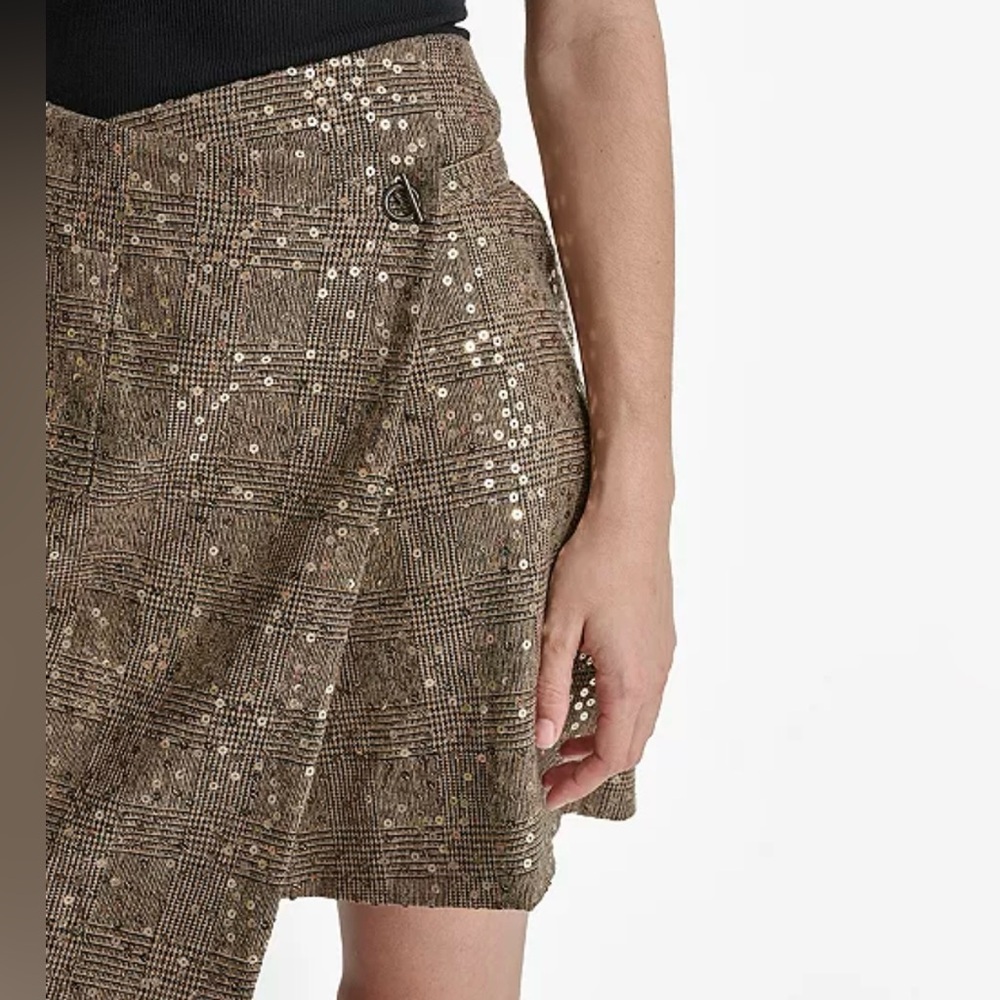 🆕 DKNY Gold Metallic Sequin Wrap Mini Skirt Size 8 Asymmetrical Holiday Party - Picture 4 of 16